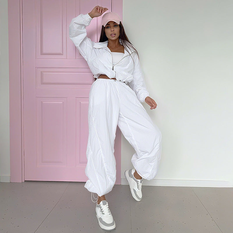 Damen Sportliche Oberbekleidungs-Kombination mit Windjacke und weiteren Beinkleid R&B
