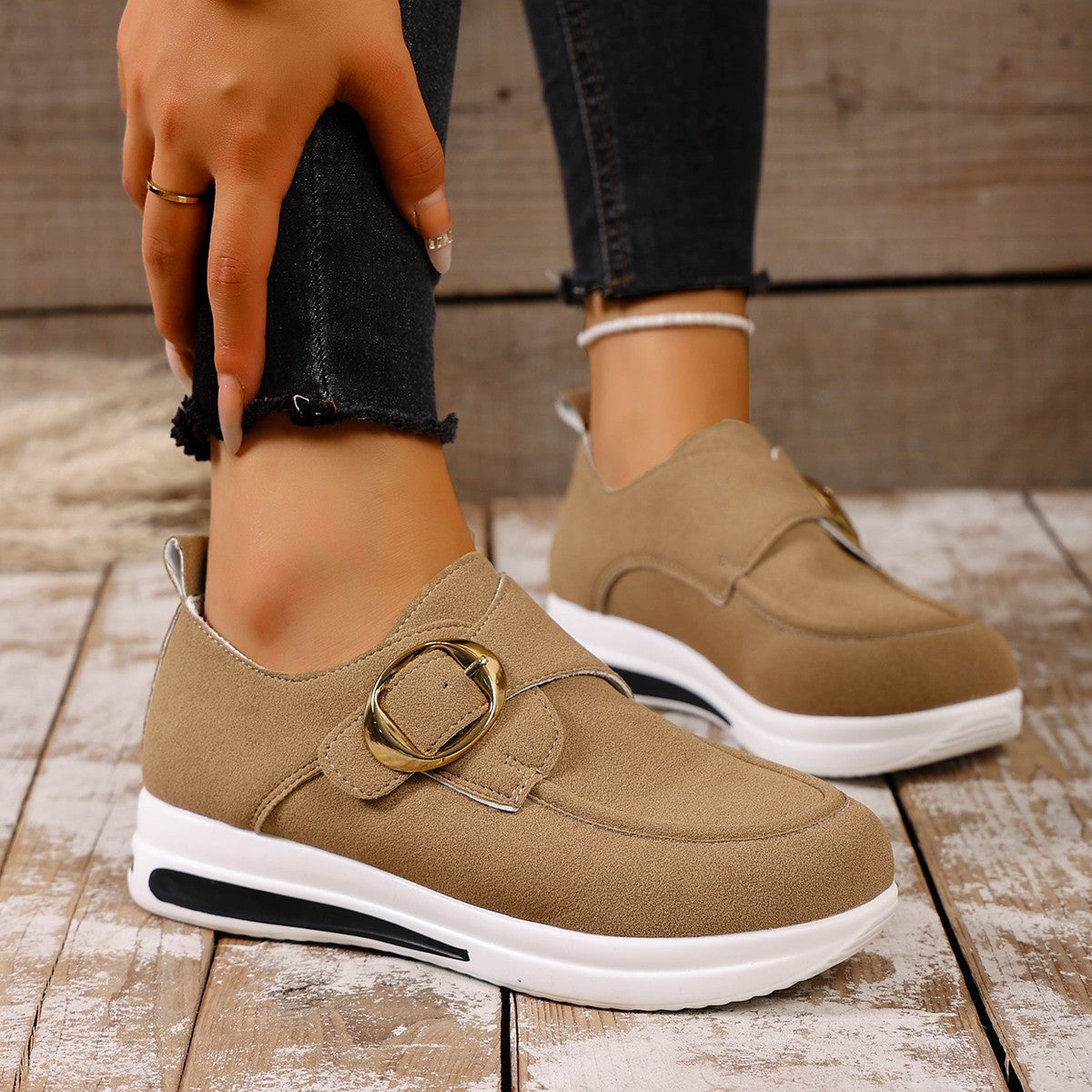 Damen Komfort-Slipper mit dekorativem Schnallenverschluss und ergonomischem Fußbett R&B