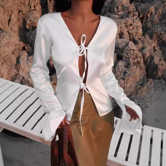 Damen Satin-Bluse mit tiefem V-Ausschnitt und Bindebändern R&B