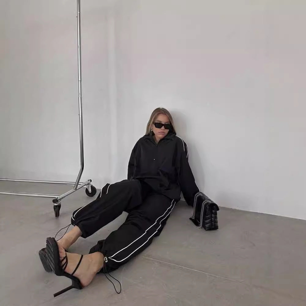 Damen Sportliche Kapuzenjacke mit hochfunktionellem Material R&B
