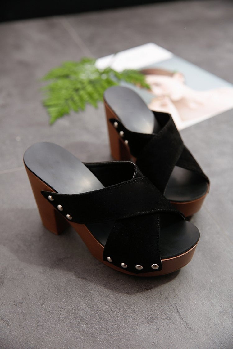 Damen Hochplateau-Sandalen mit modischen Überkreuz-Riemen und Nieten R&B
