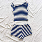 Damen Strand-Outfit mit gestreiftem Crop-Top und Shorts R&B