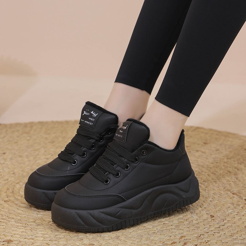 Damen Chunky Sneaker mit hochgezogenem Design und rutschfester Sohle R&B
