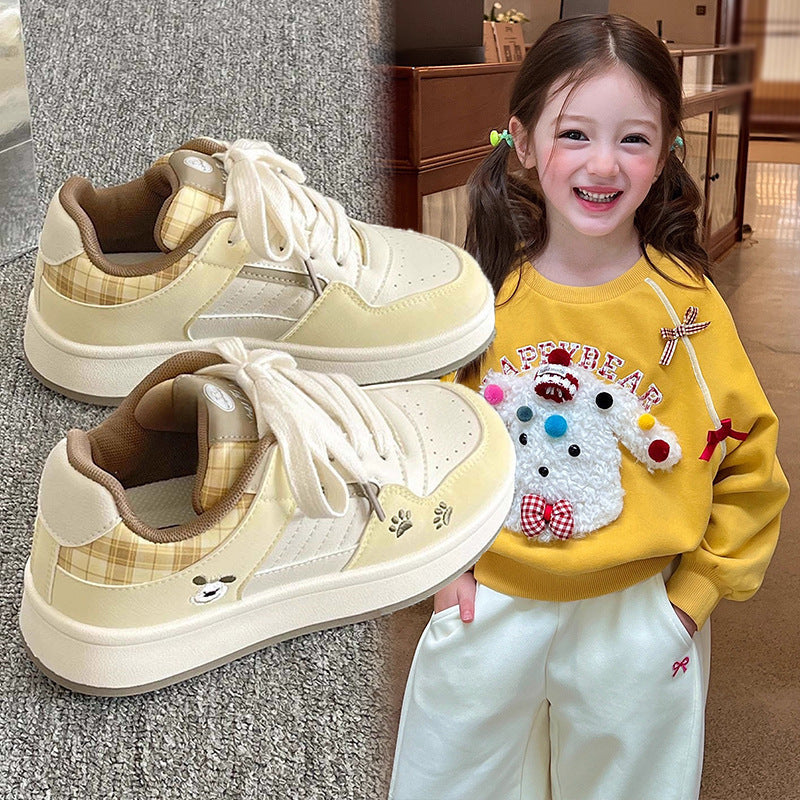 Damen Sneakers im lässigen Retro-Design mit karierten Akzenten und bequemer Sohle R&B