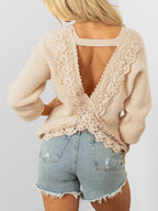 Damen Strickpullover mit dekorativen Häkel-Ausschnitten und offenem Rückendetail
