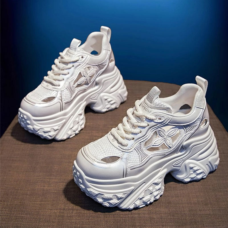 Damen Sportliche Plateau-Sneaker mit innovativem Oberflächen-Design