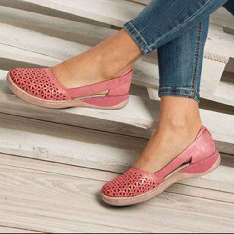 Damen bequeme und stilvolle Slipper mit perforiertem Design R&B