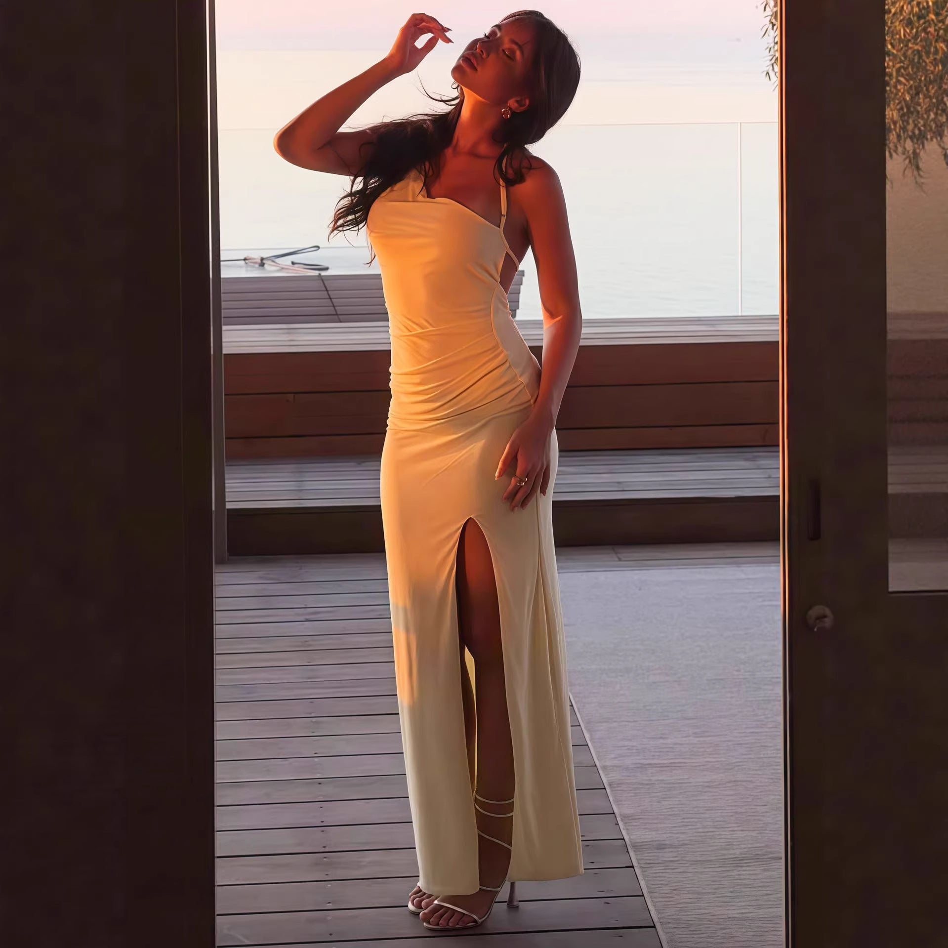 Damen Elegantes Maxikleid mit asymmetrischem Ausschnitt und Schlitz R&B