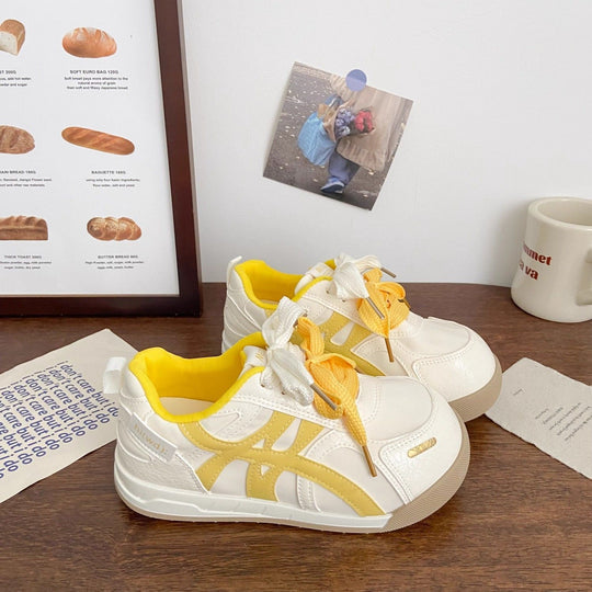 Damen Sportliche Sneakers mit verspielten Schnürdetails und modischem Obermaterial R&B