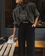 Damen Oversized Bluse mit schickem Plissee-Design und eleganten Knopfdetails R&B