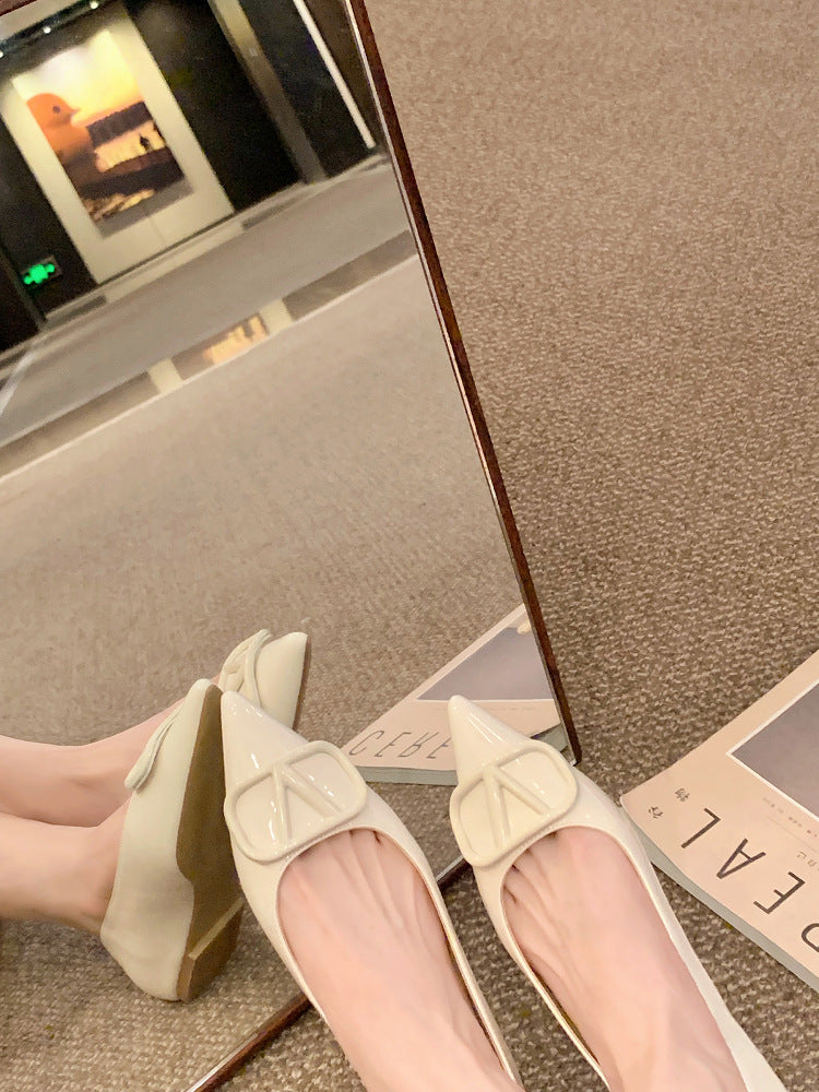 Damen spitze Ballerinas aus glänzendem Lackleder mit elegantem Riemchen R&B