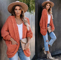 Damen Grobstrickjacke mit lässigen Konturen und großen Taschen R&B