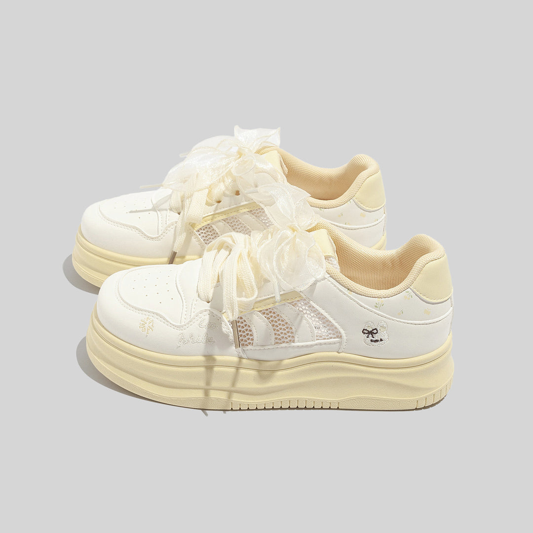 Damen Sportliche Sneaker mit dekorativen Details und atmungsaktiven Netz-Einsätzen R&B