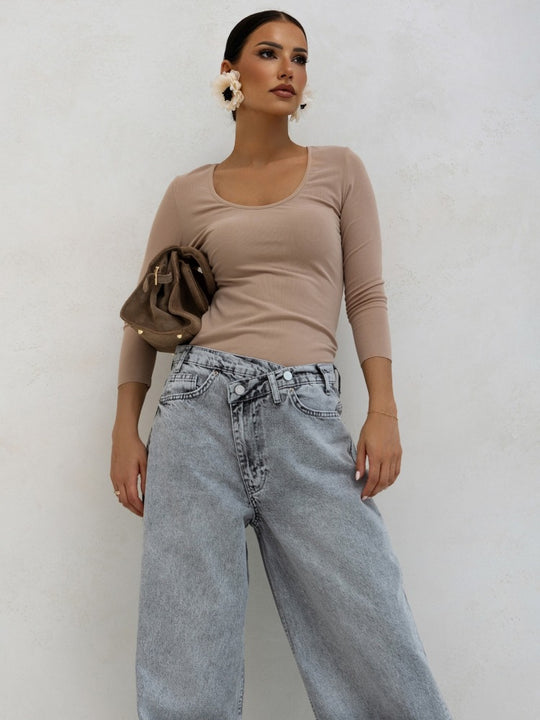 Damen figurbetontes Langarmshirt mit tiefem Ausschnitt R&B