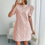 Damen nan florales Jacquard-Minikleid mit gestuften Puffärmeln R&B