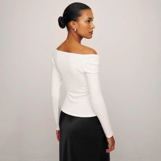 Damen Elegantes Langarmoberteil mit schrägem Ausschnitt und figurbetontem Schnitt R&B