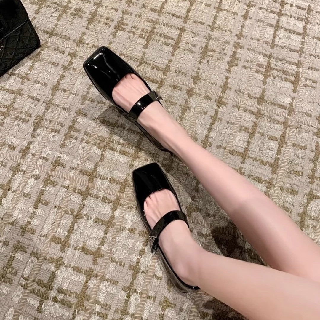 Damen Ballerinas mit quadratischem Zehenbereich und elegantem Riemen R&B