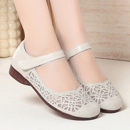 Damen Elegante Ballerinas mit filigranem Blumenmuster und verstellbarem Riemen R&B