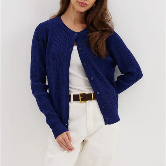 Damen Strickjacke mit feinem Zopfmuster und modischen Knöpfen R&B