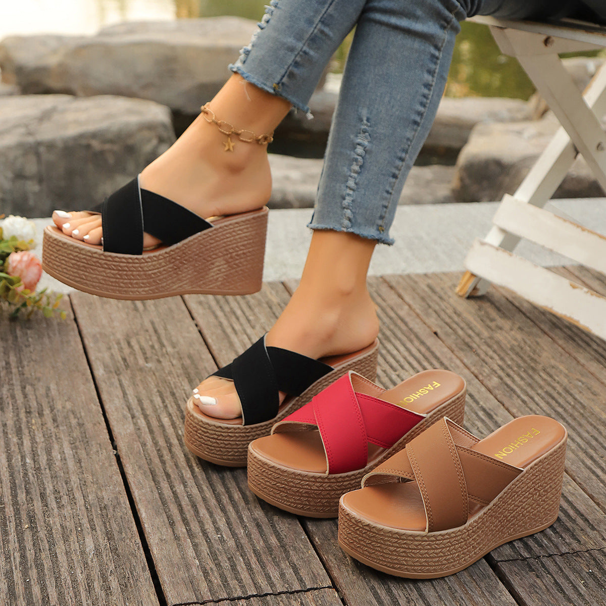Damen Wedge-Sandalen mit geflochtenem Absatz und überkreuzten Riemen