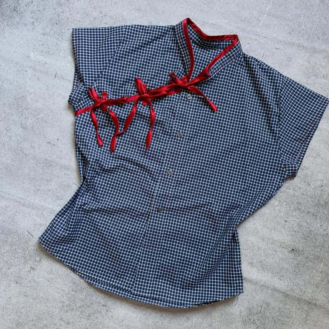 Damen Urbanes Karo-Top mit raffinierten Rüschendetails R&B