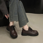Damen modische Sneakers mit platzierten Nahtdetails und bequemer Sohle