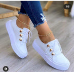 Damen Modische Plateausneaker mit glänzenden Knopf-Details R&B