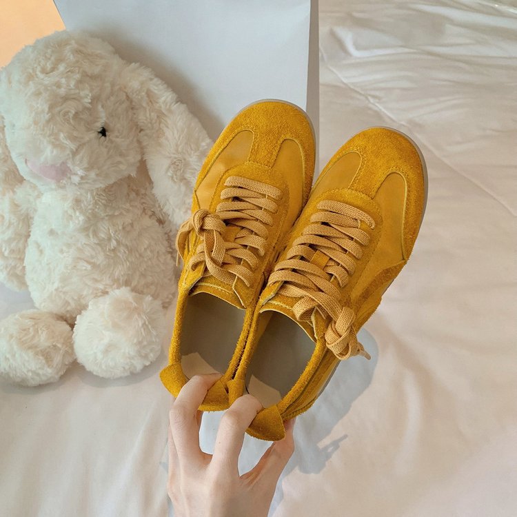 Damen Freizeitsneaker mit weichem Veloursleder und detailreicher Schnürung R&B