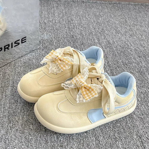 Damen Sneaker mit detailverliebtem Rüschen-Design und süßen Schleifen von R&B