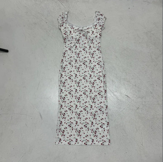 Damen Blumenbekleidung mit verspieltem Schnitt und feinen Spitzenakzenten R&B