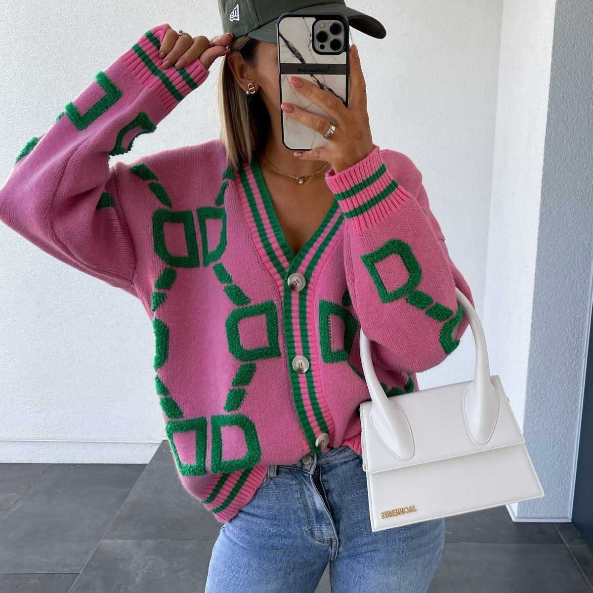 Damen Grobstrickjacke mit modernen geometrischen Muster und komfortablem Schnitt R&B