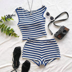 Damen Strand-Outfit mit gestreiftem Crop-Top und Shorts R&B