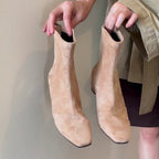 Damen Stiefeletten mit elegantem spitzen Zehen und strukturiertem Obermaterial