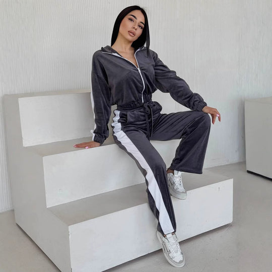 Damen Sportanzug mit elegantem Fleece-Design und stylischen Kontraststreifen R&B