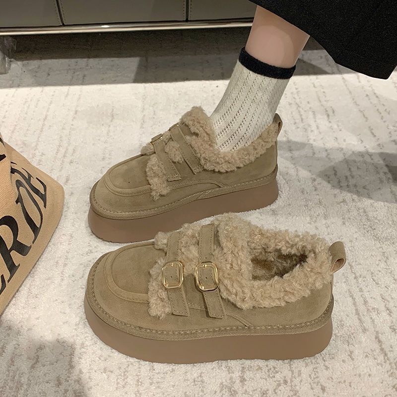 Damen Plüsch Sneaker mit breiten Riemen und dämpfender Sohle
