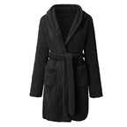 Damen Kuscheliger Fleece-Bademantel mit Kapuze und praktischen Taschen R&B