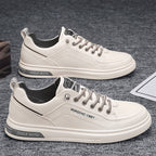 Damen Leder Sneakers mit modischen Akzenten und dämpfendem Sohlenprofil
