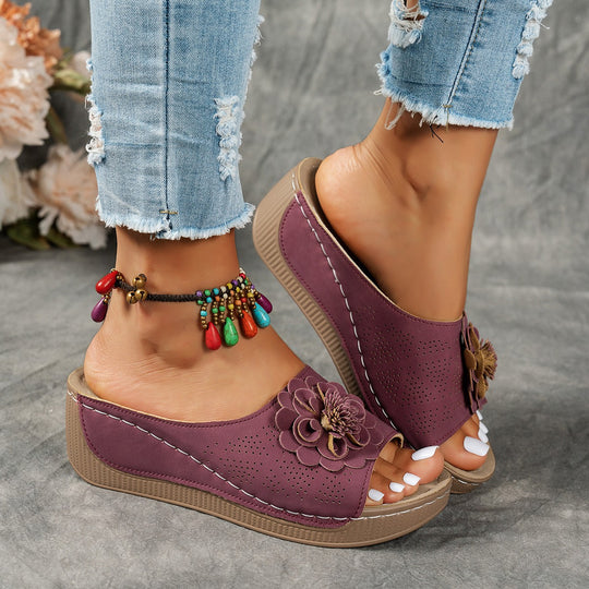 Damen Wedge-Sandaletten mit floralen Akzenten und komfortablem Fußbett R&B