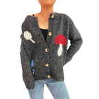 Damen Strickjacke mit buntem Pilzmotiv und Knopfdetails R&B