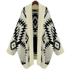 Damen Strickponcho mit auffälligem geometrischem Muster R&B