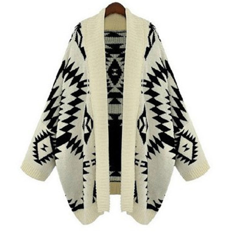 Damen Strickponcho mit auffälligem geometrischem Muster R&B