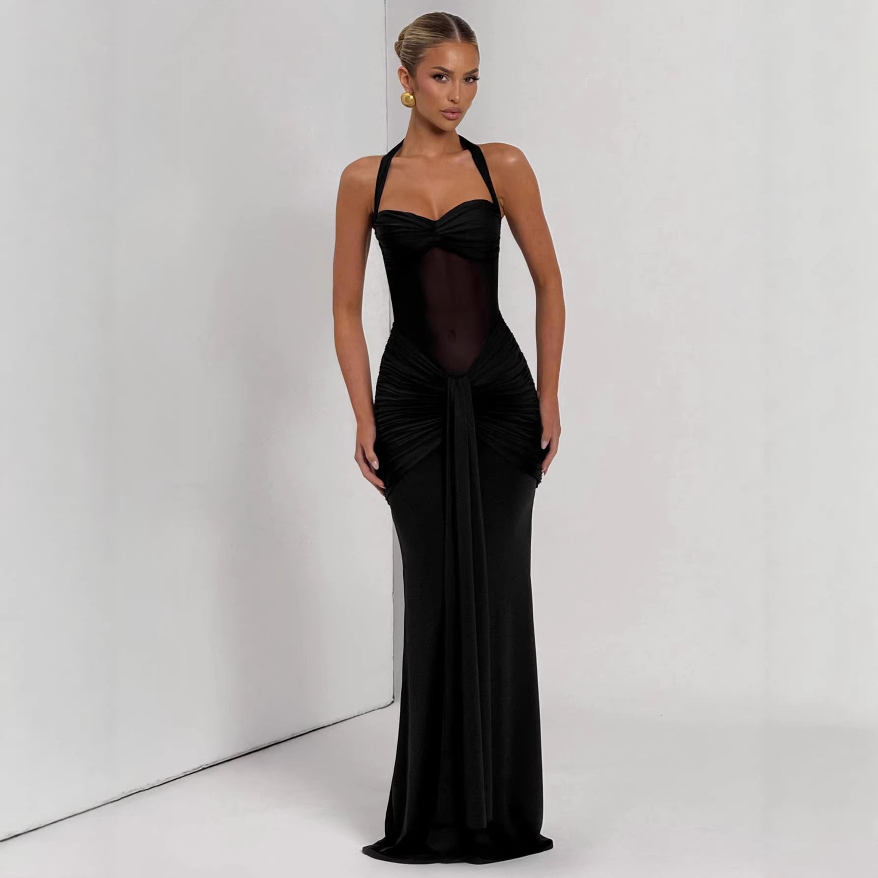 Damen Elegantes Abendkleid mit figurbetontem Schnitt und raffinierten Drapierungen R&B