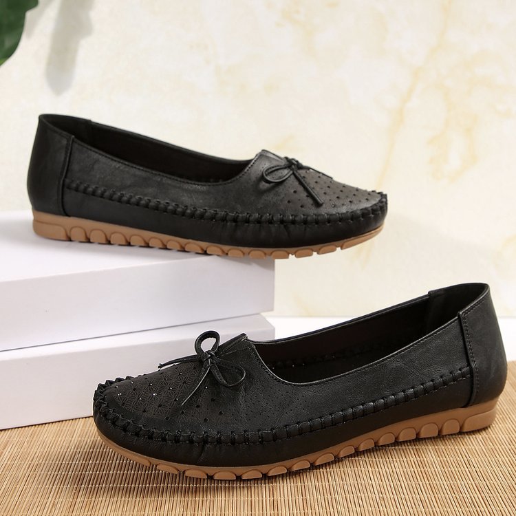 Damen elegante Mokassins mit filigranen Durchbrüchen und modischen Akzenten R&B