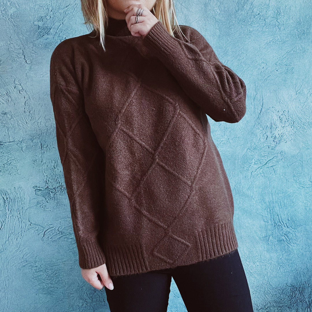 Damen Grobstrickpullover mit elegantem Rautenmuster und hohem Kragen R&B