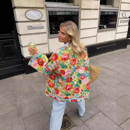 Damen Überwurfjacke mit buntem Blumenmuster und dekorativen Knöpfen R&B