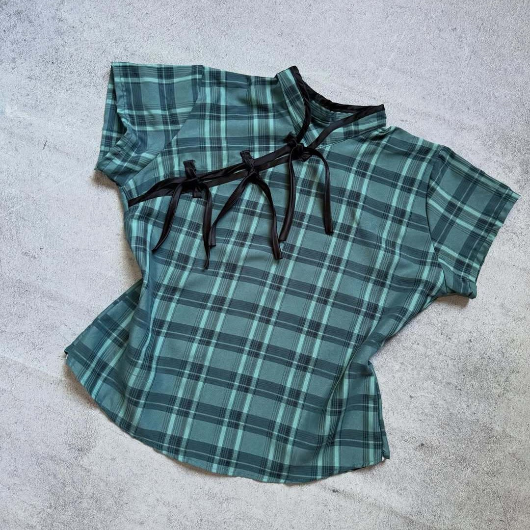 Damen Urbanes Karo-Top mit raffinierten Rüschendetails R&B