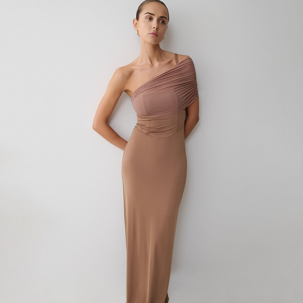 Damen Elegantes und figurbetontes Maxikleid mit einem Schulterdesign und sanften Raffungseffekten R&B