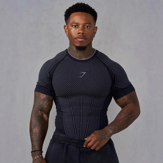 Herren nan muskelmodellierendes Funktionsshirt mit 3D-Struktur und gezielten Kompressionszonen R&B