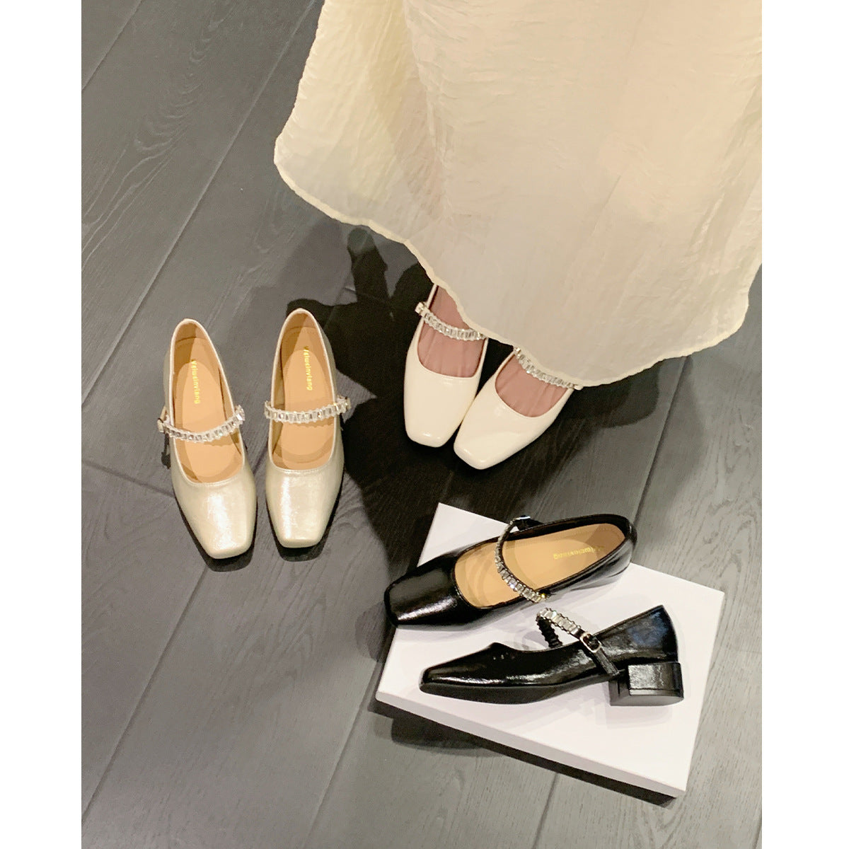 Damen Ballerinas mit schimmerndem Riemchen und elegantem Blockabsatz