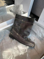 Damen modische Stiefeletten mit einzigartigem Schnitt und praktischem Riemen